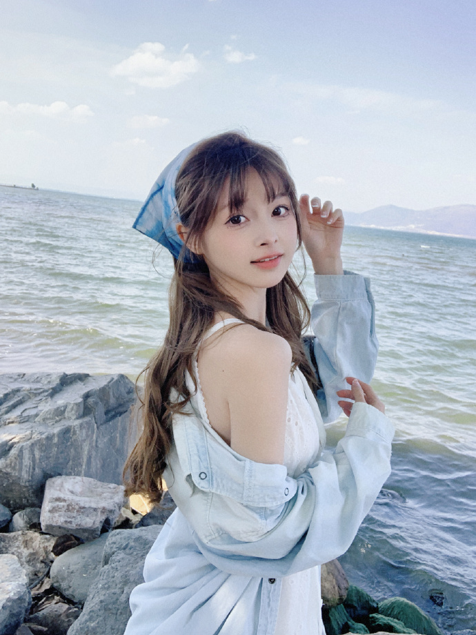 一小孩儿半夜喂姐姐吃巴雷特官方版_一小孩儿半夜喂姐姐吃巴雷特手机版本v.18.36.34_百度音乐