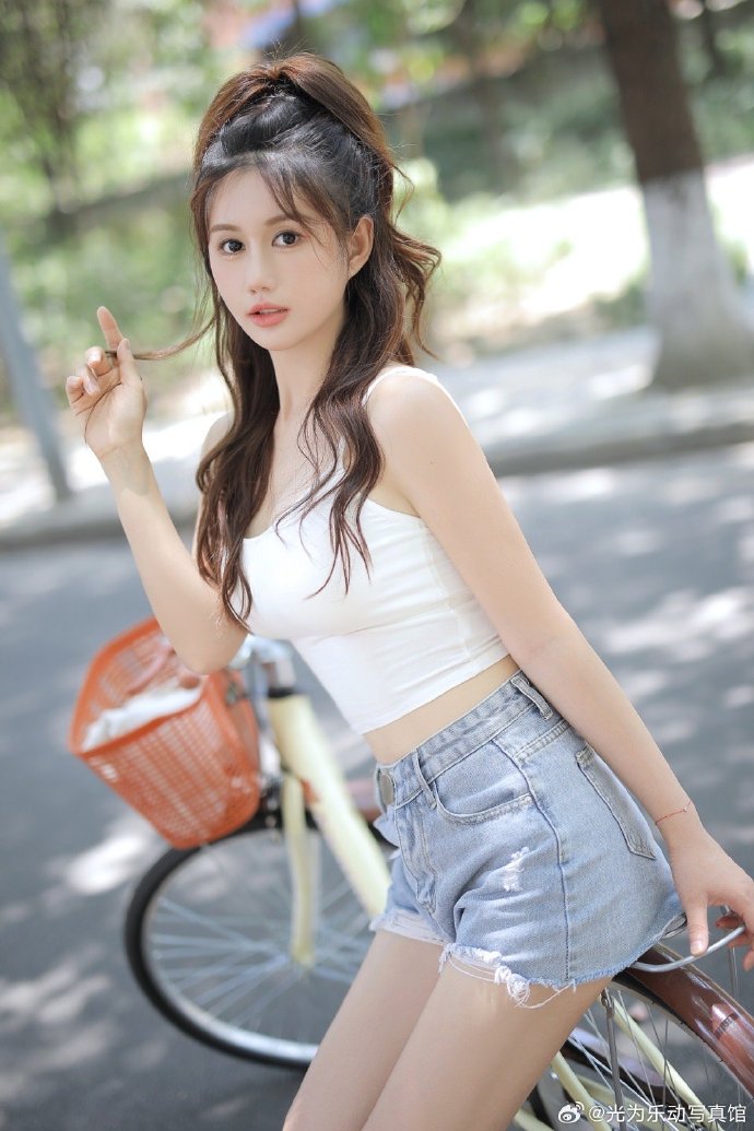 小旋风蜘蛛池效果图大全集视频播放